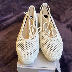 Rothy’s The Square Wrap in Blanc Mesh